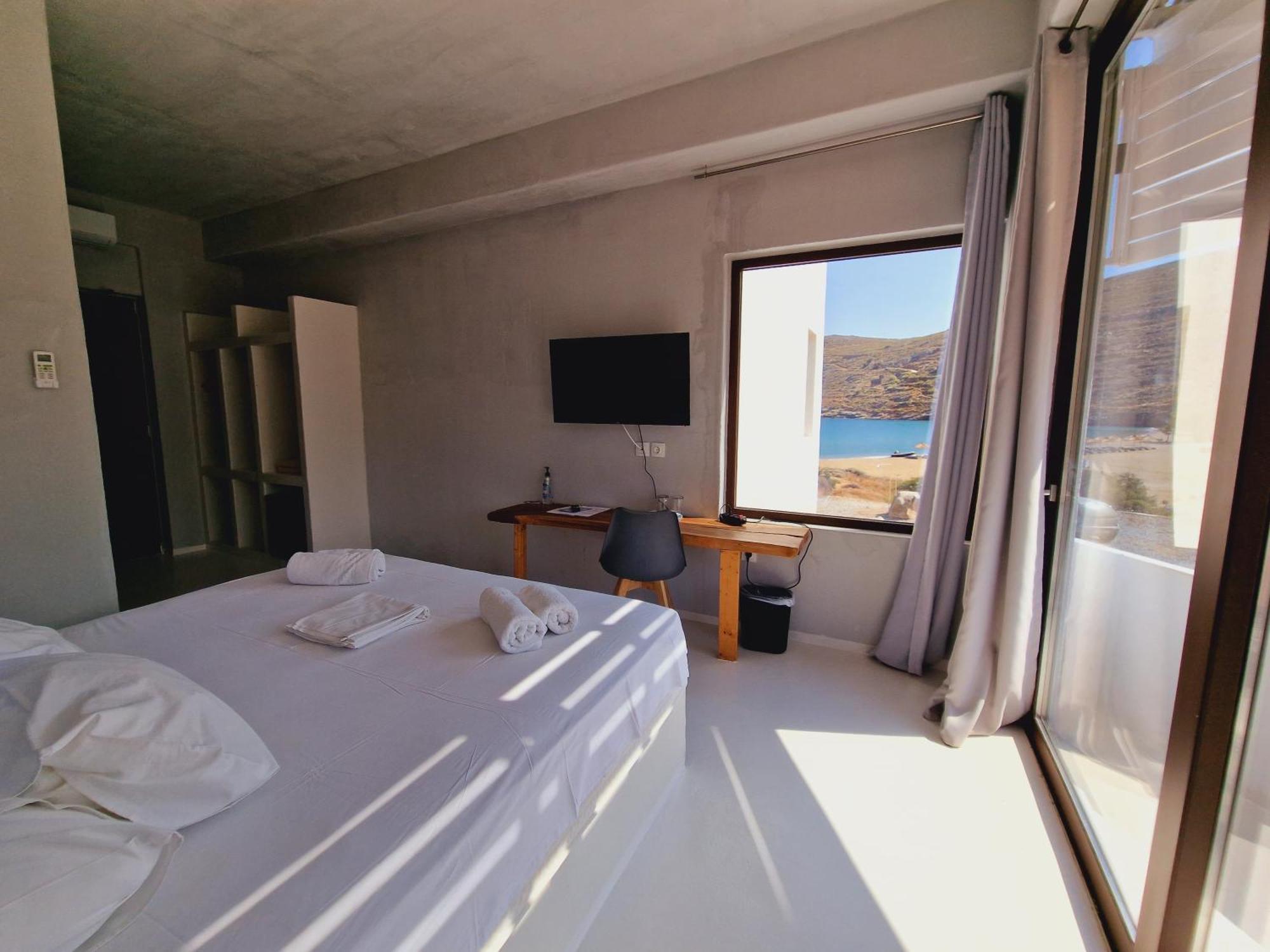 Spathi Beach Suites Kea ห้อง รูปภาพ